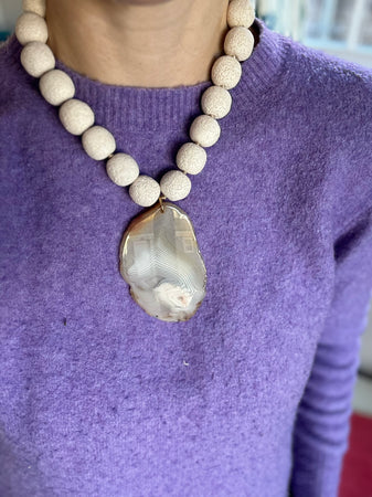 Lara Necklace, White and Agate, I